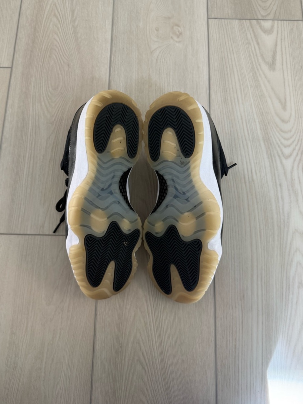 Air Jordan 11 Retro Low - Picture 7 of 8